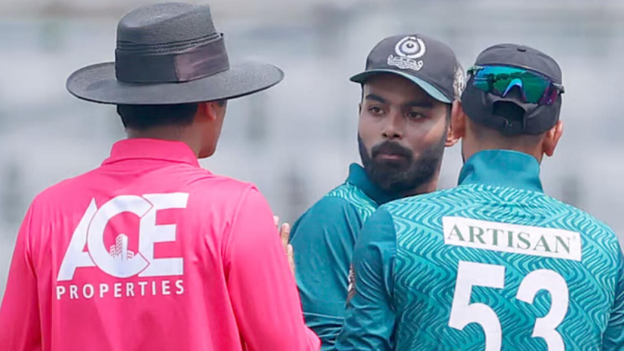 এবার ৪ ম্যাচের জন্য নিষিদ্ধ হলেন হৃদয়