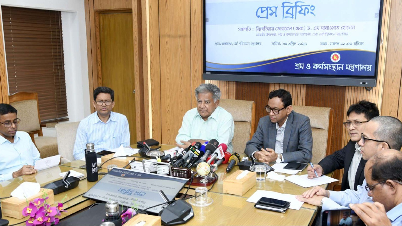 শিগগিরই শ্রম আইন সংশোধন করা হবে : শ্রম উপদেষ্টা 
