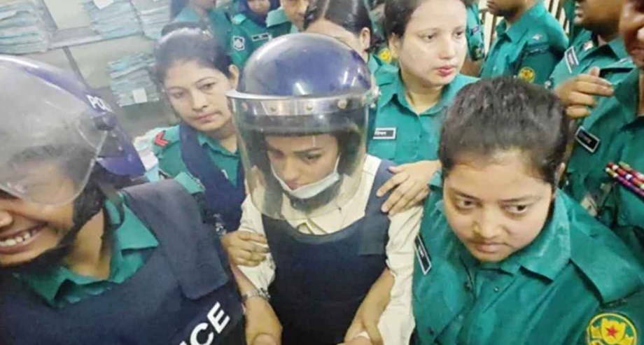 কাঠগড়ায় কান্নায় ভেঙে পড়েন নুসরাত ফারিয়া