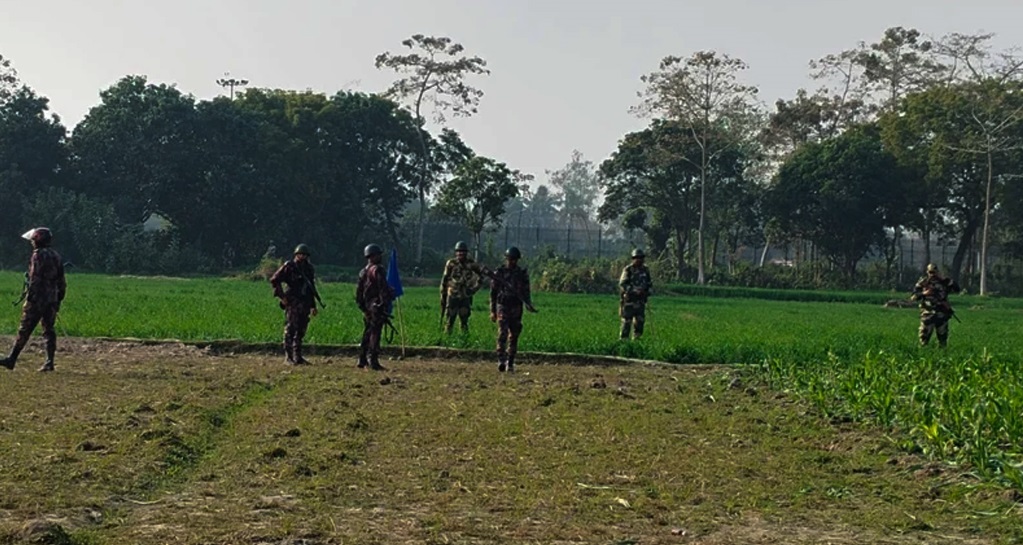লাইট বন্ধ করে নো ম্যানস ল্যান্ডে ড্রেন নির্মাণের চেষ্টা, বিজিবির বাধায় সরে গেলো বিএসএফ