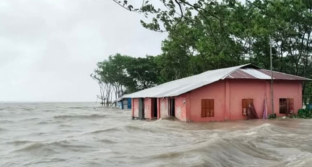 নিম্নচাপটি দুর্বল হলেও এখনো উত্তাল বঙ্গোপসাগর
