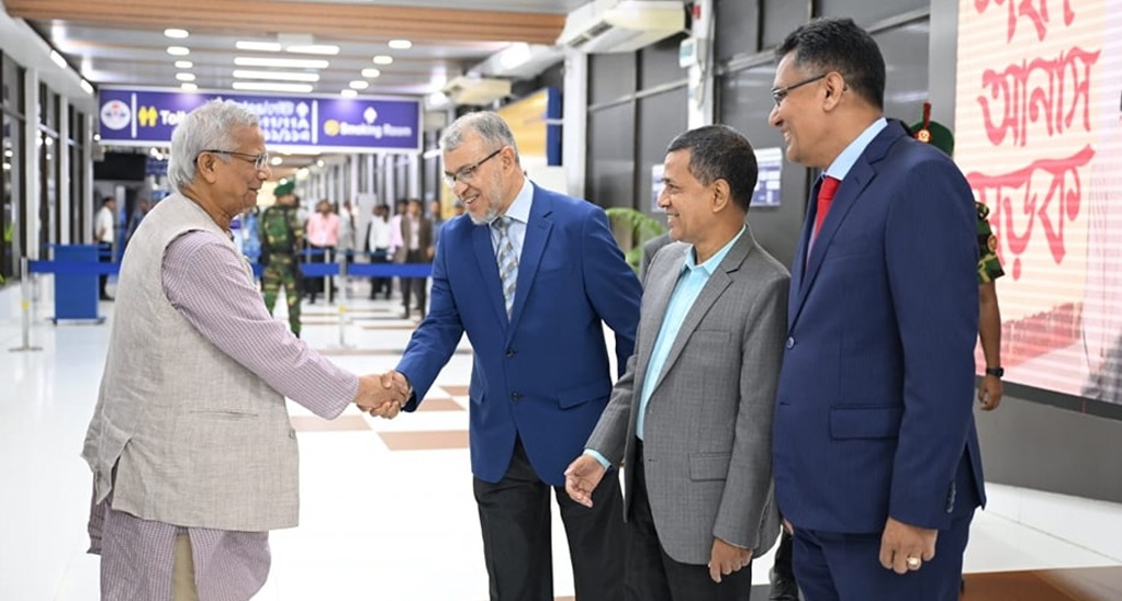 জাপান সফর শেষে দেশে ফিরলেন প্রধান উপদেষ্টা
