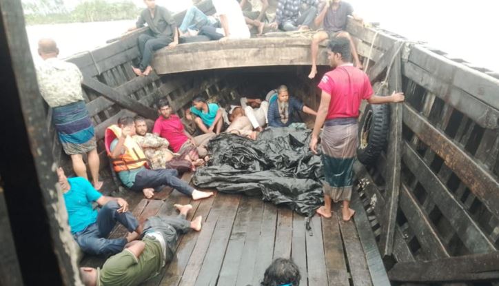 মেঘনা নদীতে ৩৯ যাত্রী নিয়ে ট্রলার ডুবি