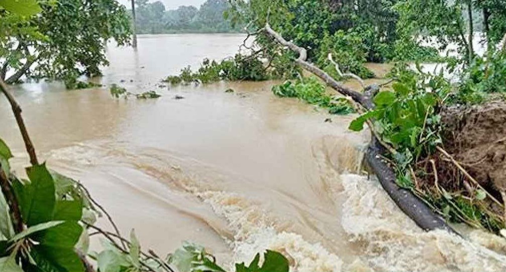 ভারতের উজানের ঢলে ভেঙে গেল ৩ নদীর বাঁধ, ডুবে গেল ৩০ গ্রাম