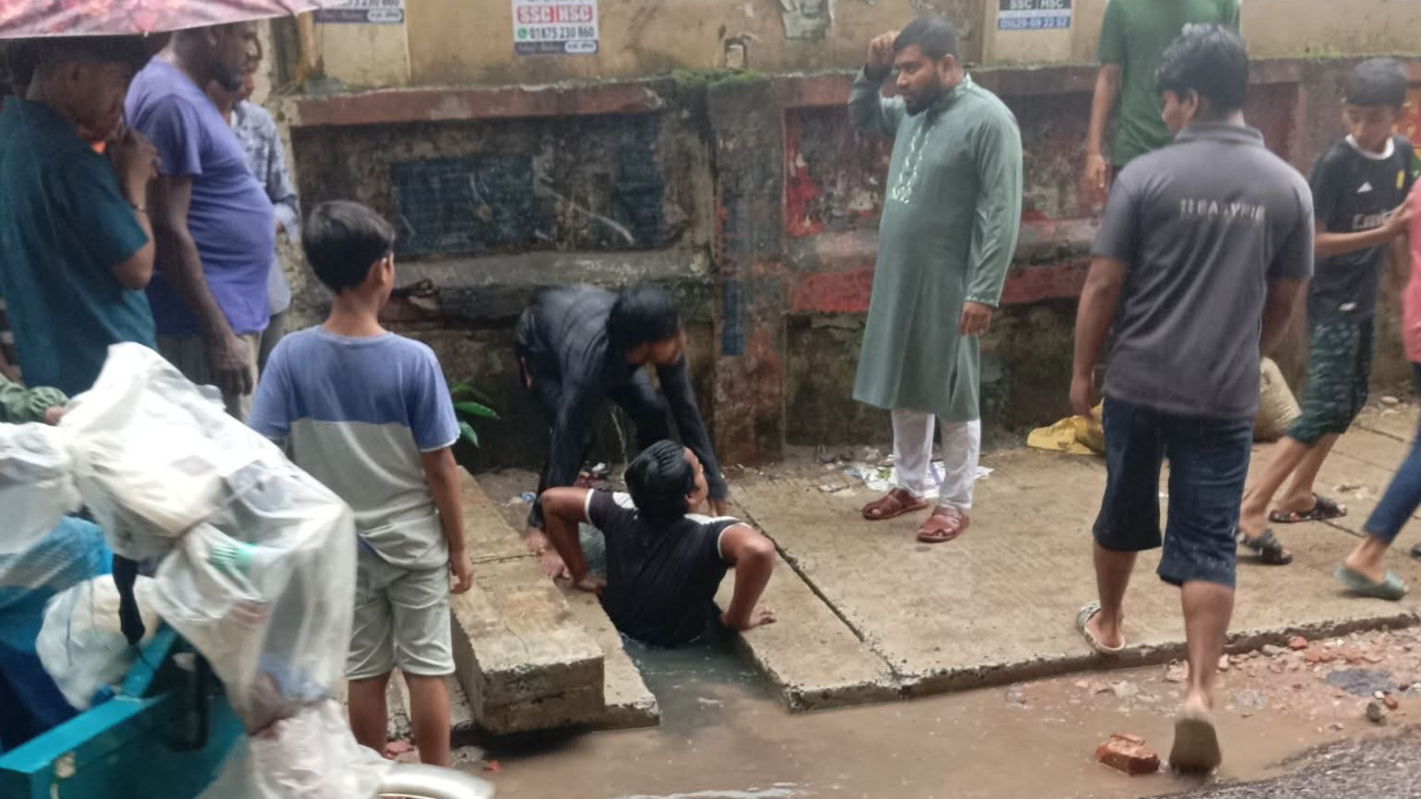 চট্টগ্রামে ফের উন্মুক্ত নালায় পড়ে প্রাণ গেল শিশুর