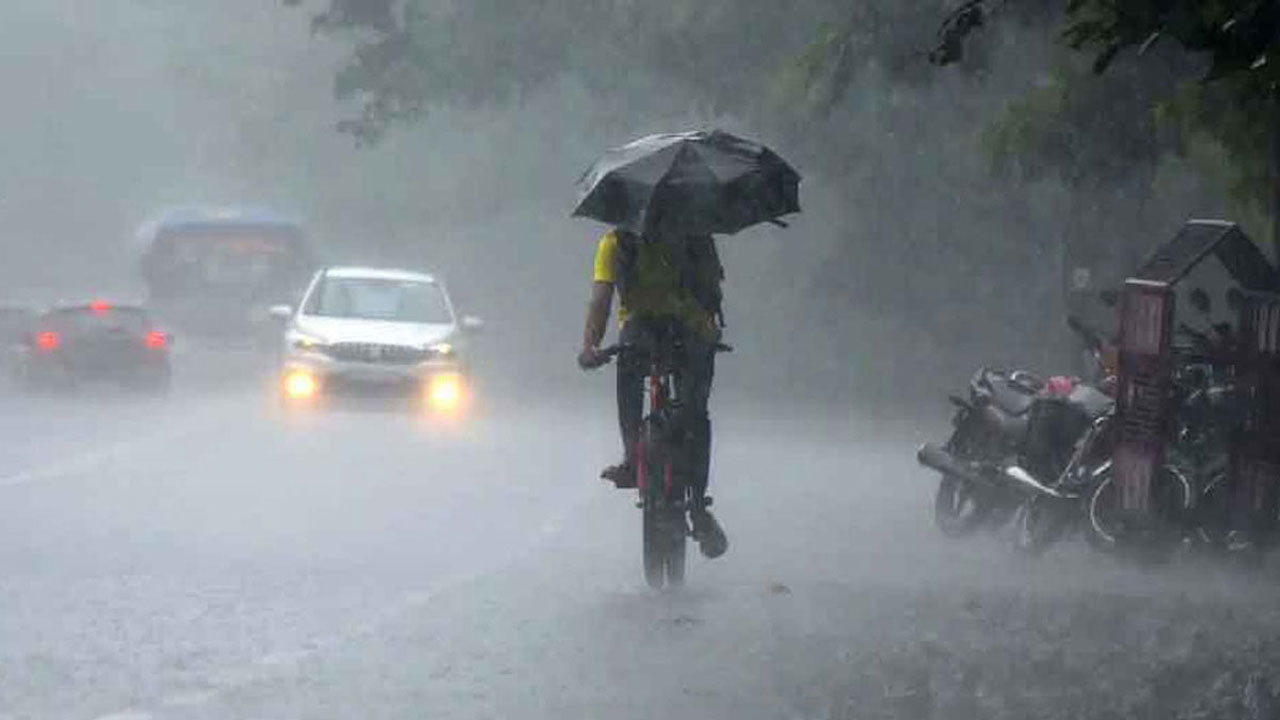 ৫ বিভাগে ভারী বর্ষণের আভাস, দেশজুড়ে বাড়বে গরমের অনুভূতি