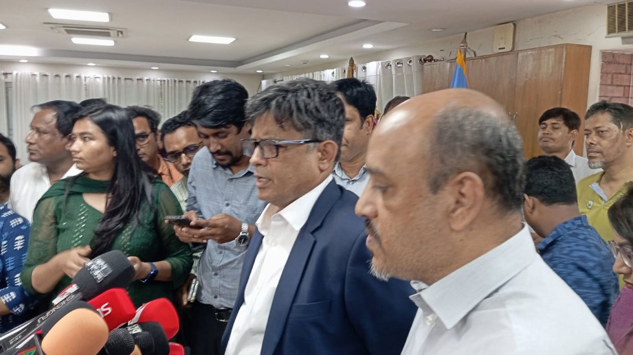 নির্বাচনের জন্য দেড় লাখ পুলিশকে ট্রেনিং দেওয়া হবে
