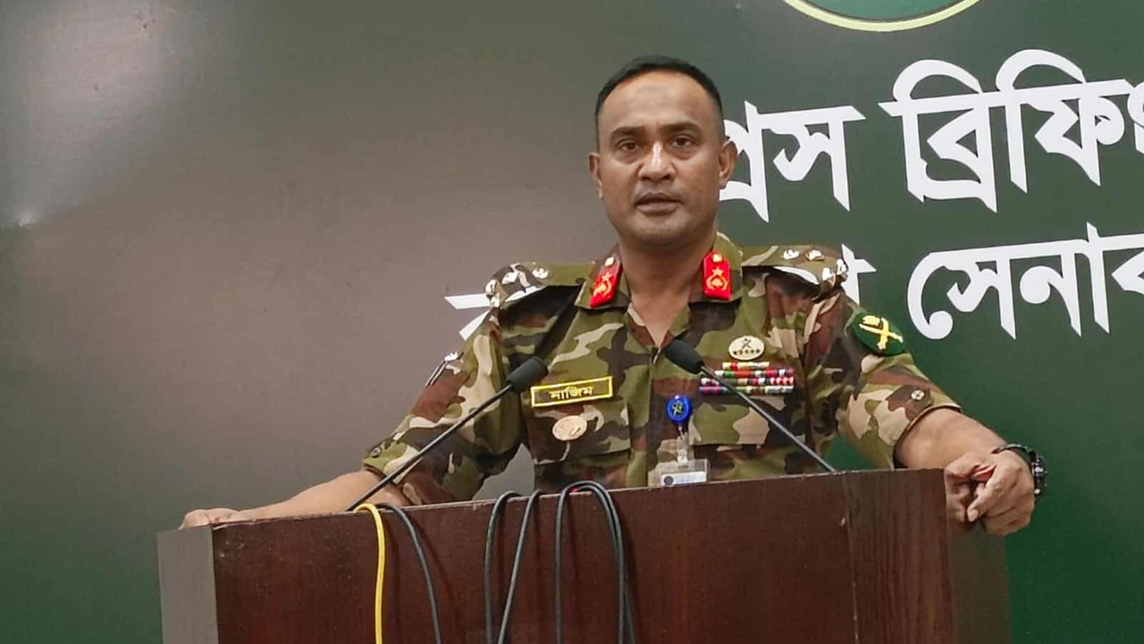 আওয়ামী লীগ কর্মীদের প্রশিক্ষণের অভিযোগ, মেজর সাদিক সেনাবাহিনীর হেফাজতে
