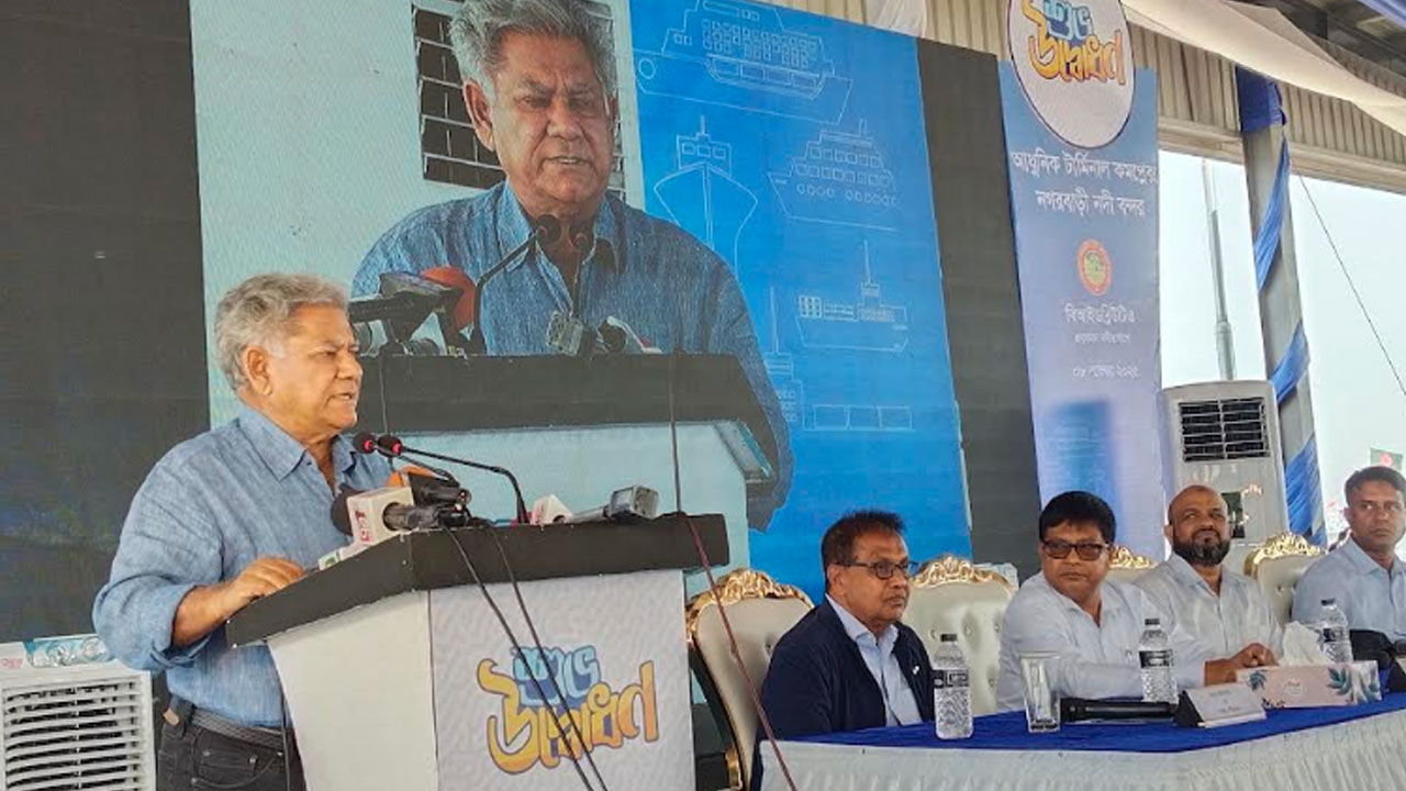 বিনিয়োগ আনতে চট্টগ্রাম বন্দরে বিদেশি ব্যবস্থাপনা প্রয়োজন