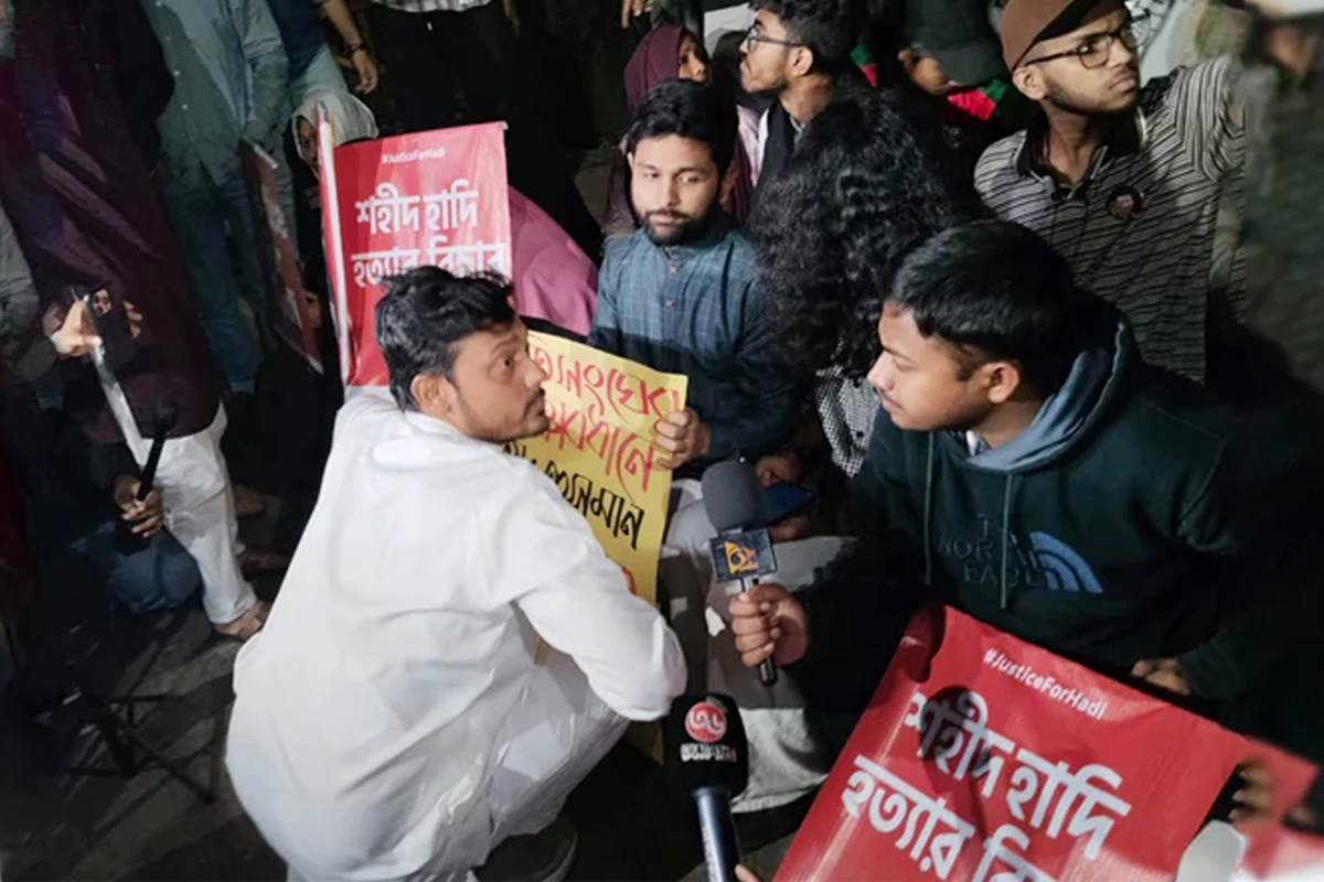 ওসমান হাদি হত্যার তদন্ত জাতিসংঘের অধীনে চেয়ে যমুনার সামনে ইনকিলাব মঞ্চ