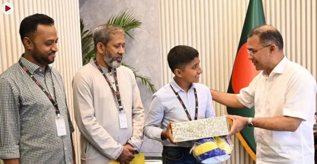 মাইলস্টোনে বোন হারানো তাহসিনের হাসির গল্প ছুঁয়েছে প্রধানমন্ত্রীকে