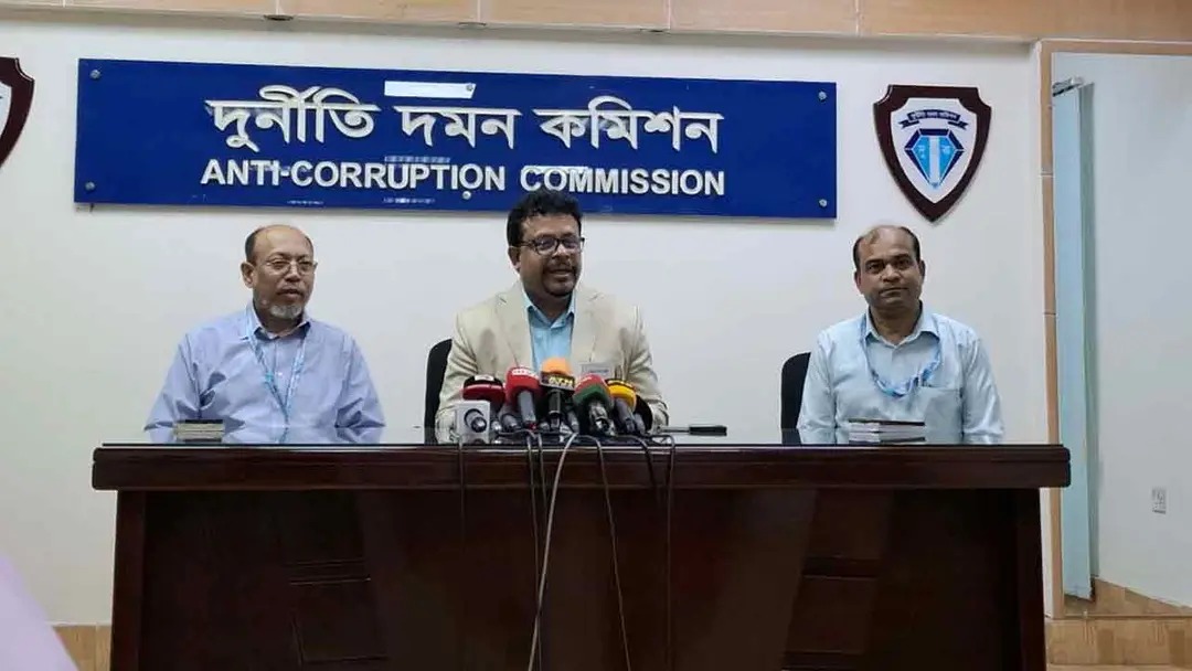 বেনজীরের মুক্তি নিয়ে আনুষ্ঠানিক তথ্য নেই, গাফিলতির অভিযোগ অস্বীকার দুদকের