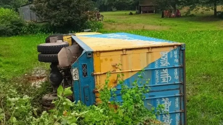 গাজীপুরে সিএনজি-কাভার্ডভ্যান সংঘর্ষে মা-ছেলেসহ নিহত ৩