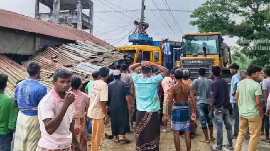 লালমনিরহাটে অটোরিকশাকে ট্রাকের চাপা, নিহত ৩