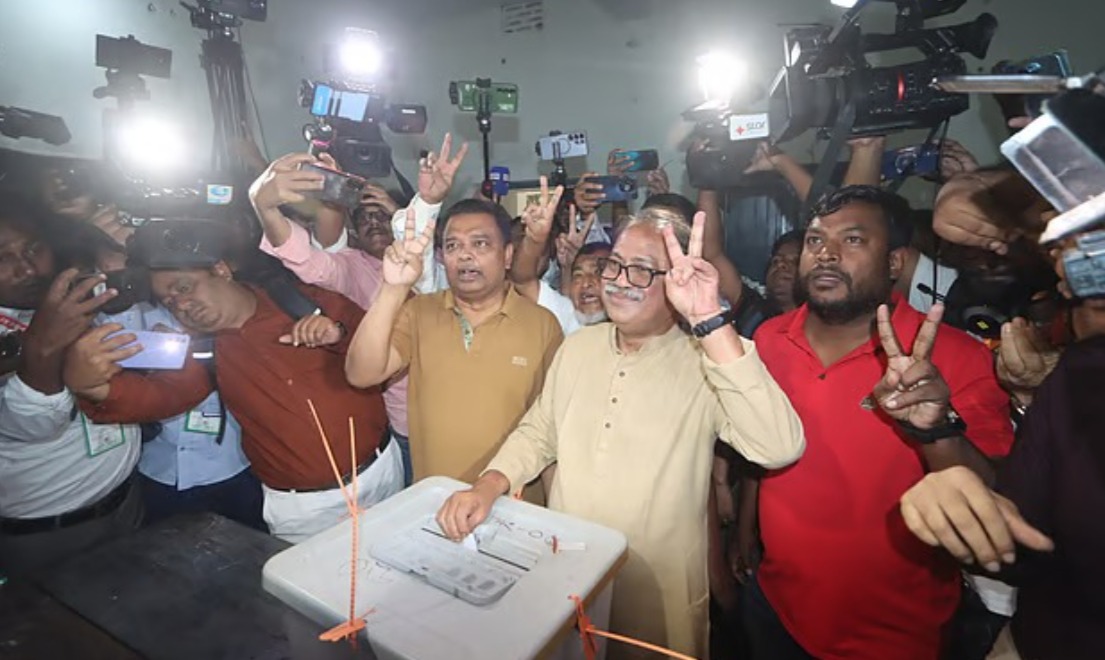 জয়ের আশা বিএনপির, প্রিসাইডিং কর্মকর্তার কার্ডে ছবি না থাকার অভিযোগ জামায়াতের