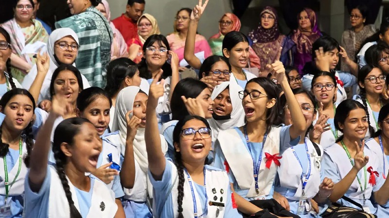 এইচএসসি ও সমমানের পরীক্ষায় পাসের হার ৫২.১২ শতাংশ